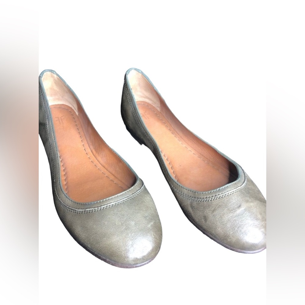 Frye Sage Green Round Toe Flats Size 8